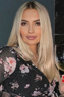 Jolie fille natalia de alicante avec Blond cheveux, âge 45