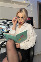 Beautiful Ukrainian girl alina from chernigov with Blonde hair age 26 photo-14