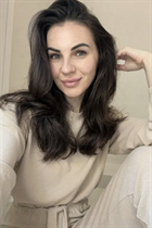 Perfect woman olena from wroclaw with Dark Brown hair age 41 photo-2