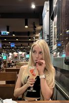 Pretty ukrainian lady lilia from kiev with Blonde hair age 22 photo-3