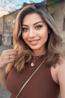 German bride ksenia from munich with White Grey hair 32 years old