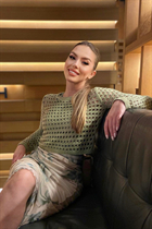 pristina mariée andrijana avec Chatain clairs cheveux, âge 31 photo-16