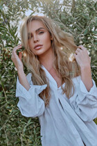 Girl from barcelona vladislava with Blonde hair age 39 photo-6