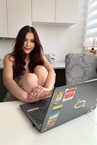 Femme parfaite olesya de paris avec Chatain clairs cheveux, âge 19 photo-8