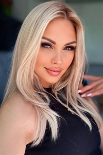 Girl in Ukraine anastasiia from mykolaiv with Blonde hair age 33