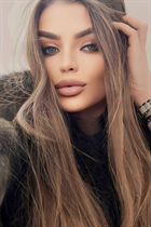 Femme parfaite tatiana de paris avec Chatain clairs cheveux, âge 40 photo-42