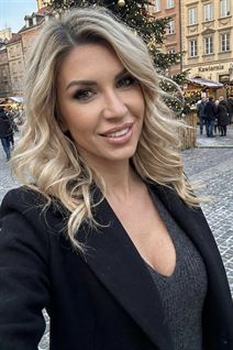 warsaw mariée natalia avec Blond cheveux, âge 40