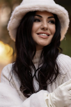 geneva mariée hanna avec Brunette cheveux, âge 41 photo-11