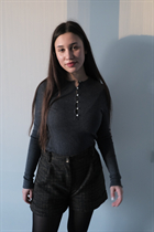 Beautiful Ukrainian woman marina from kiev with Dark Brown hair age 23 photo-2