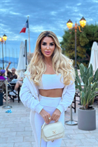 Mariée de cannes olga avec Blond cheveux, âge 49 photo-5