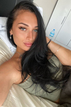 Femme parfaite angelina de alanya avec Noirs cheveux, âge 30