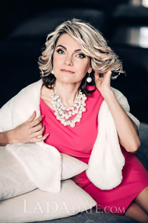 Femmes ukrainiennes nataly de rivne avec Blond cheveux, âge 47