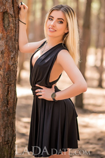 Ukraine beauty girl yelizaveta from nikolaev with Blonde hair age 22