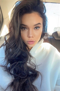 Ukrainian girl sofia from lviv with Dark Brown hair age 19