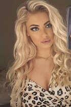 allestan mariée natalia avec Blond cheveux, âge 41 photo-3
