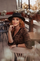 Chica bonita natalya de st. p&#246;lten con pelo Marrón claro y edad 46 photo-9