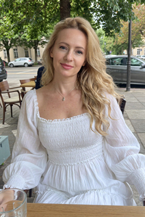 Dating a german woman svetlana from markkleeberg with Blonde hair 40 years old