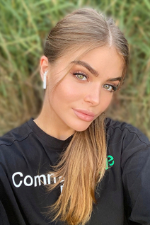Femme ukrainienne mariana de krivoy rog avec Chatain clairs cheveux, âge 23