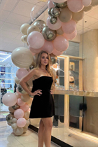 Mariée de amsterdam yuliia avec Chatain clairs cheveux, âge 37 photo-2