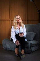 Fille roumaine tatiana de vaslui avec Chatain clairs cheveux 56 ans photo-9