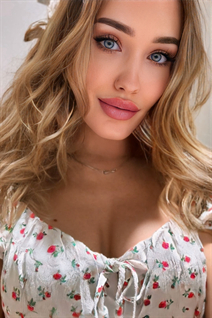 Pretty girl yana from warsaw with Blonde hair age 28