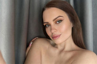 Date ukrainian girl anna from lviv with Light Brown hair age 25 photo-37