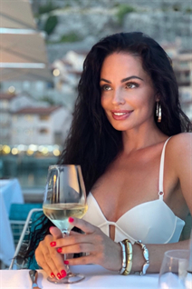 Perfect woman marina from vienna with Dark Brown hair age 46