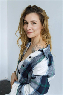 Esposa ucraniana ella de netishyn con pelo Rubio y edad 33