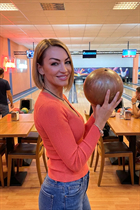 Femme parfaite olga de ricadi avec Chatain clairs cheveux, âge 42 photo-13