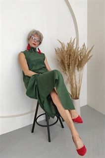 Fille célibataire ukrainienne marina de kiev avec Blanc gris cheveux, âge 65
