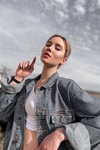 Ukranian bride katerina from kherson with Black hair age 23 photo-7