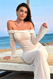 Pretty ukrainian lady valeriia from tymosheko with Black hair age 22