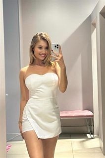 Beautiful single ukrainian woman olena from kiev with Blonde hair age 22