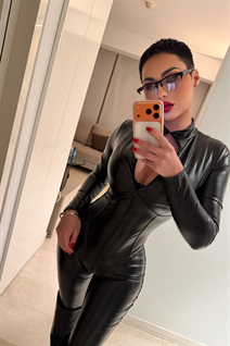 Beautiful woman of Ukraine marianna from zhytomyr with Black hair age 35