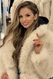 Rencontre une femme ukrainienne yana de kiev avec Chatain clairs cheveux, âge 36