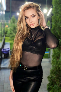Ukrainian single woman inna from cherkasy with Blonde hair age 21