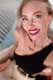 Beautiful single ukrainian woman yaroslava from kiev with Blonde hair age 36