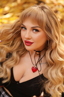 Ukrainian woman for marriage yulia from kyiv with Blonde hair age 35