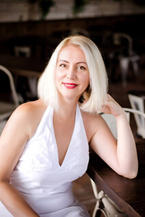 Ukranian women for marriage galina from dnepr with Blonde hair age 48