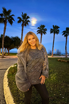 valencia bride oksana with Blonde hair age 54 photo-3