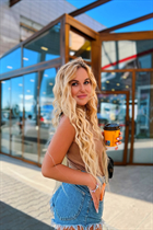 Femme roumaine iryna de constanța avec Blond cheveux 31 ans photo-1