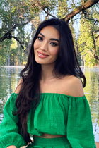 Novia de bishkek umida con pelo Negro y edad 23 photo-17