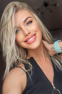 Ukrainian lady kateryna from kiev with Blonde hair age 39