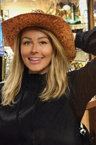 Pretty girl yulia from los angeles with Blonde hair age 52 photo-22