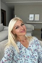 Mariée de dubai lilia avec Blond cheveux, âge 53 photo-8