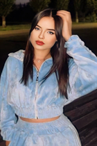 Dating a ukrainian woman sofiia from zlatopol with Black hair age 18 photo-4