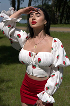 Ukrainian woman iuliia from kiev with Black hair age 44 photo-33