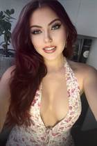 Femme parfaite olesya de paris avec Chatain clairs cheveux, âge 19 photo-48