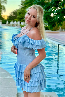 Gorgeous Ukrainian woman olena from ivano-frankivsk with Blonde hair age 46