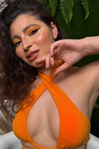 Mariée de gent anhelina avec Brunette cheveux, âge 30 photo-9